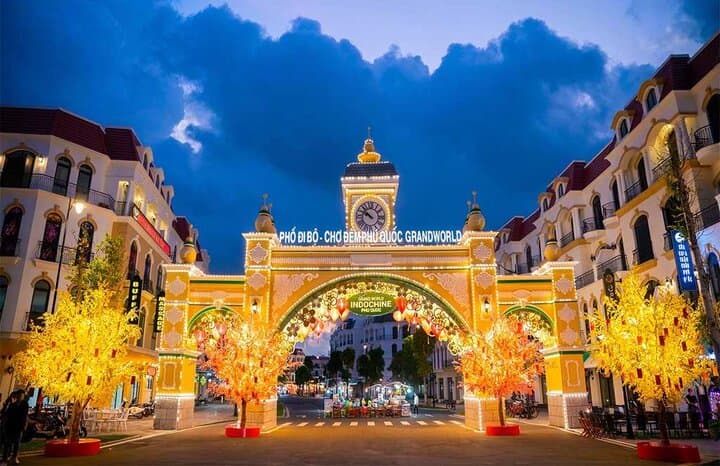 Kinh Nghiệm Đi Chợ Đêm Phú Quốc: Ăn Sập Món Ngon & Mẹo Tránh Chặt Chém 2026